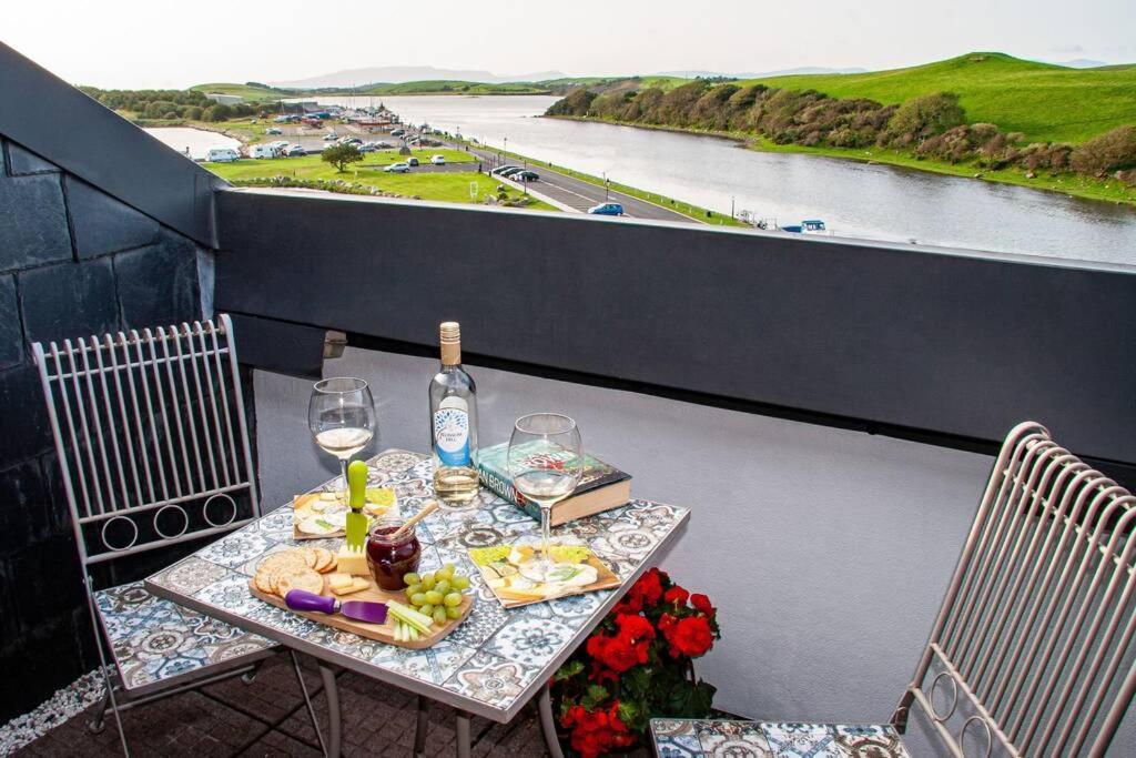 Ocean View Penthouse, The Harbour Mill, * Westport