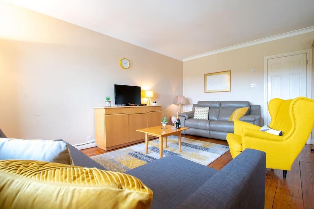 Apartment 304 - The Harbour View By Shortstays *