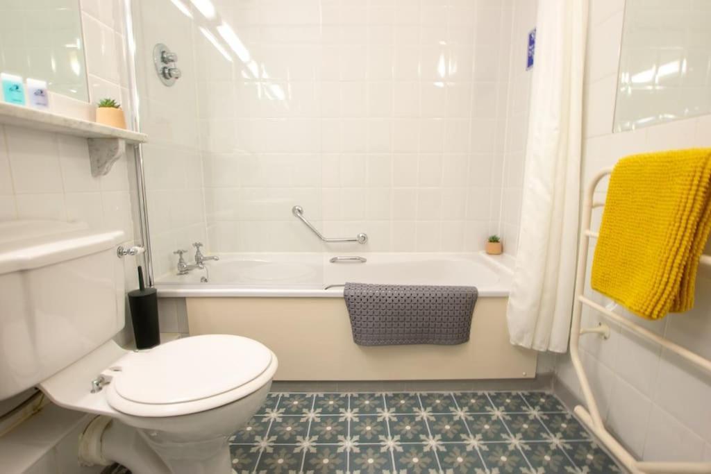 304 - The Harbour View By Shortstays *