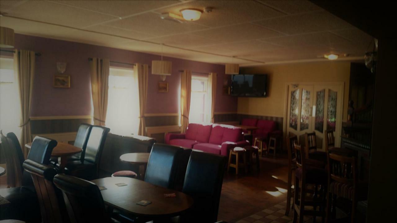 Marty's Halfway House Guest house *