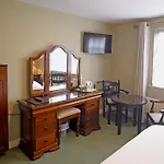 Clooneen House
