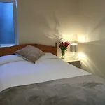 Rose Alley Apartment