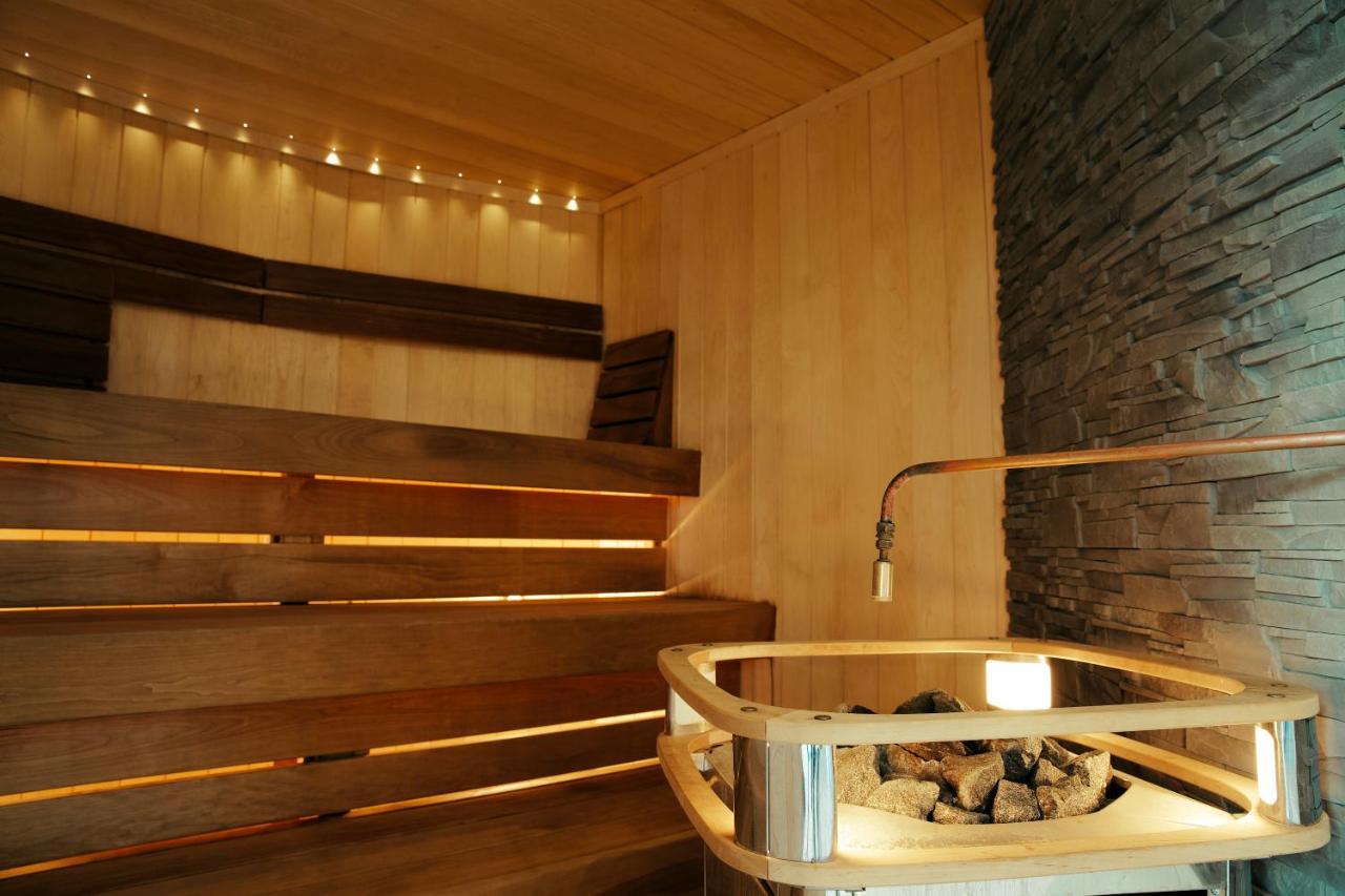 Plaza Hotel, Spa & Leisure Westport
