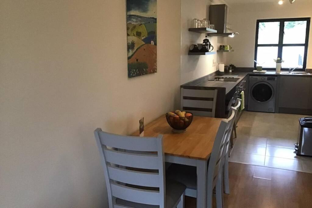 Waterfront Completely Refurbished Appartement Westport