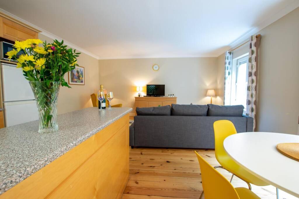 The Reek At The Harbour Mills By Shortstays *