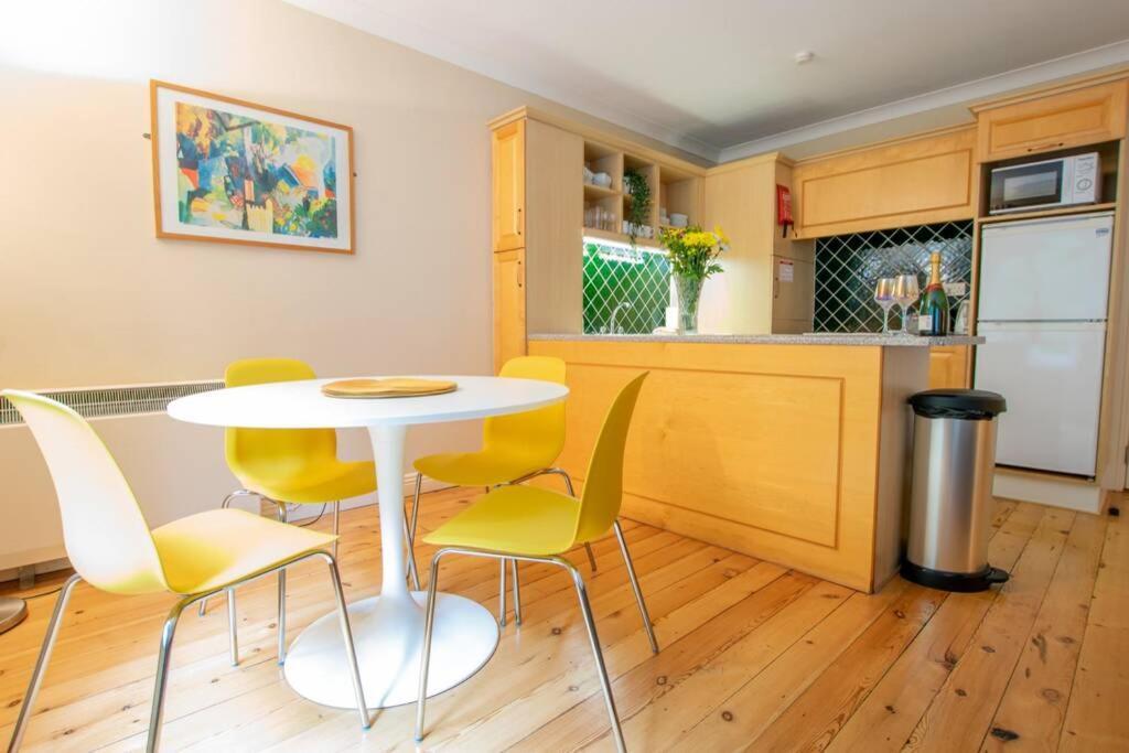 The Reek At The Harbour Mills By Shortstays Apartment Westport