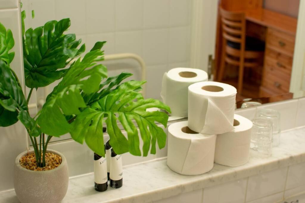 The Reek At The Harbour Mills By Shortstays * Westport