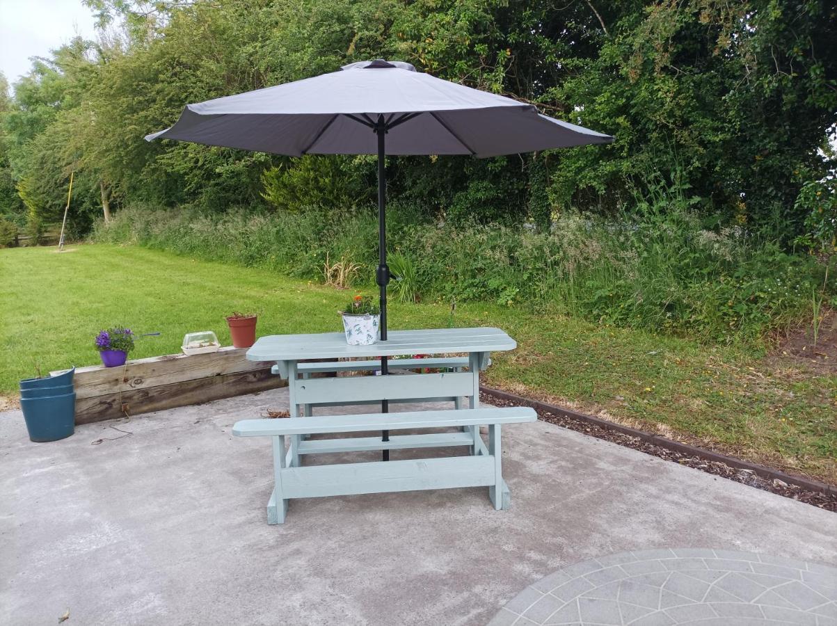 Country Lane Homestay *