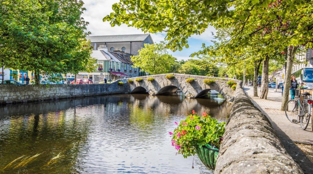 Knockranny House & Westport