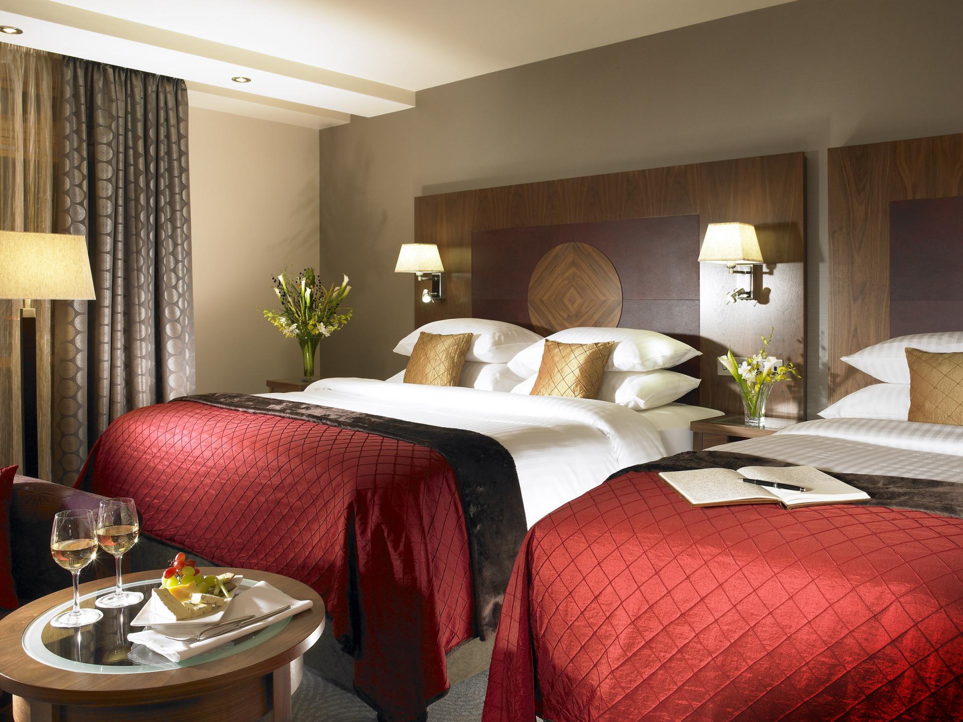 Plaza Hotel, & Leisure Hotel 4*