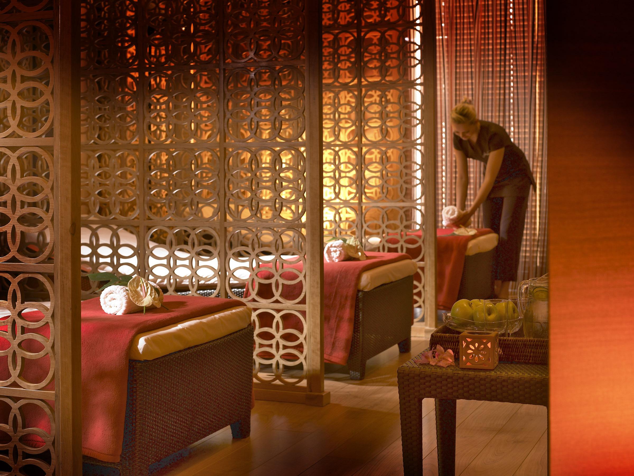 Hotel Plaza Hotel, & Leisure