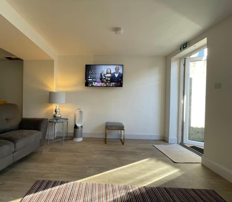 Apartment Town Centre Three Bedroom *