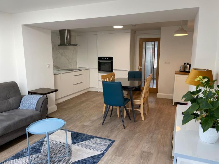 Town Centre Three Bedroom Apartment Westport