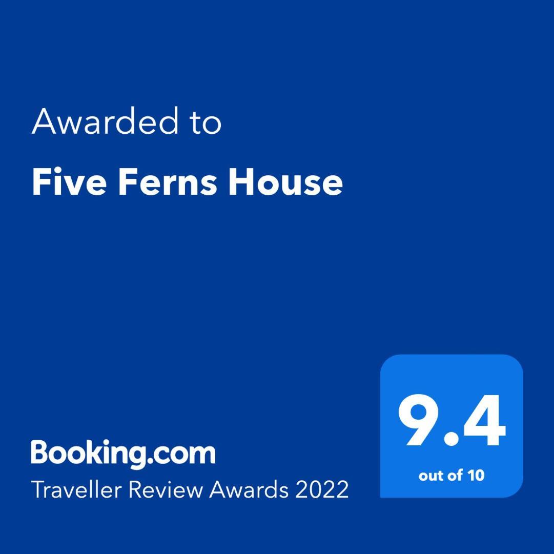 Five Ferns House * Westport
