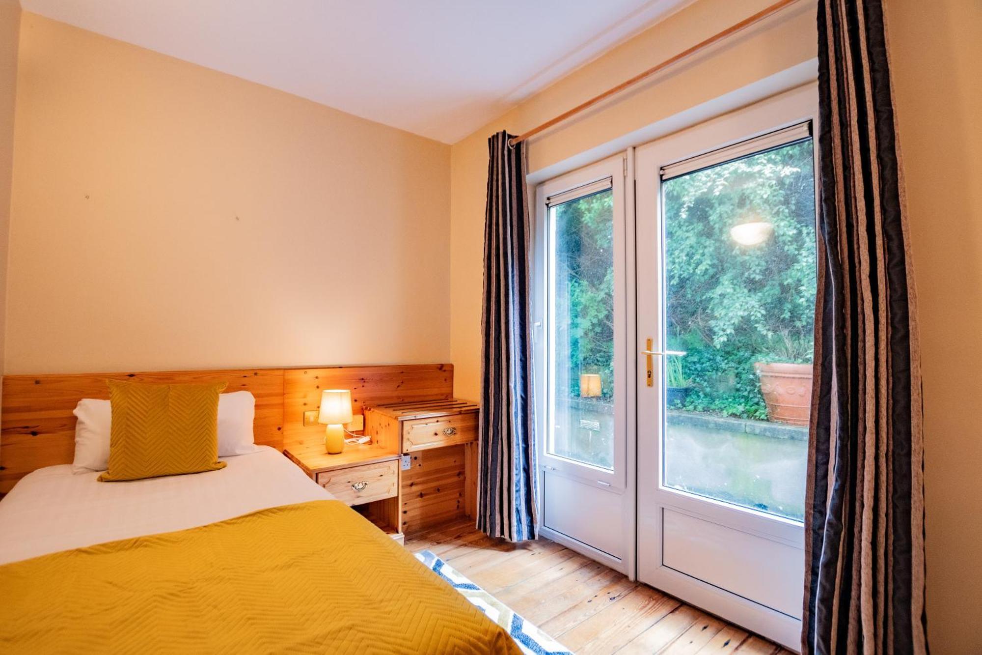 215 - The Willow At The Harbour Mill By Shortstays Apartment Westport