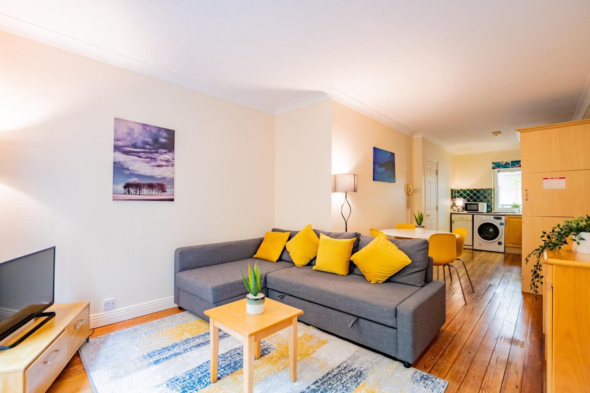 215 - The Willow At The Harbour Mill By Shortstays *