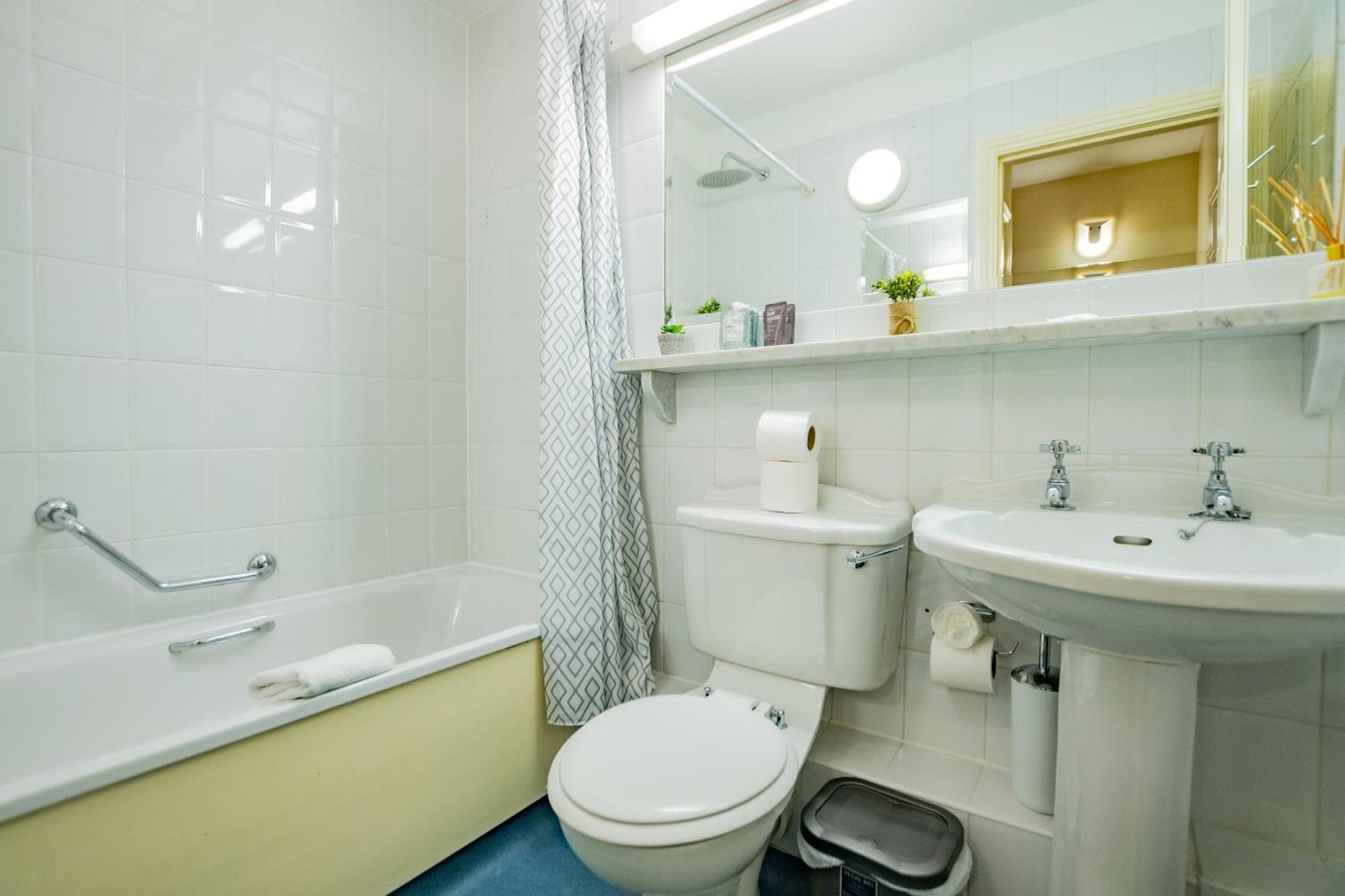215 - The Willow At The Harbour Mill By Shortstays *