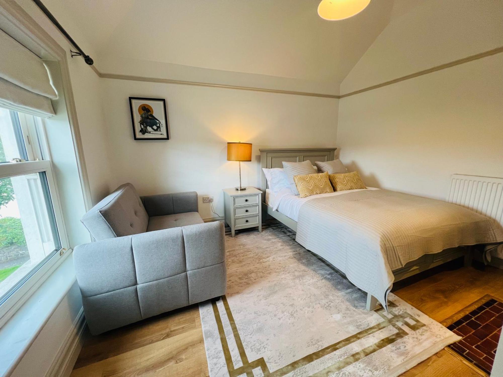 Luxurious 5star Retreat On Westports Main Street * Westport