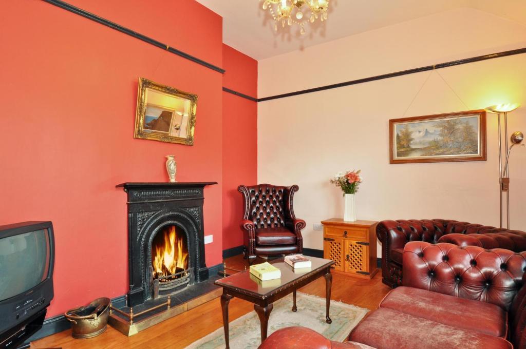 Bed & Breakfast Boffin 3*