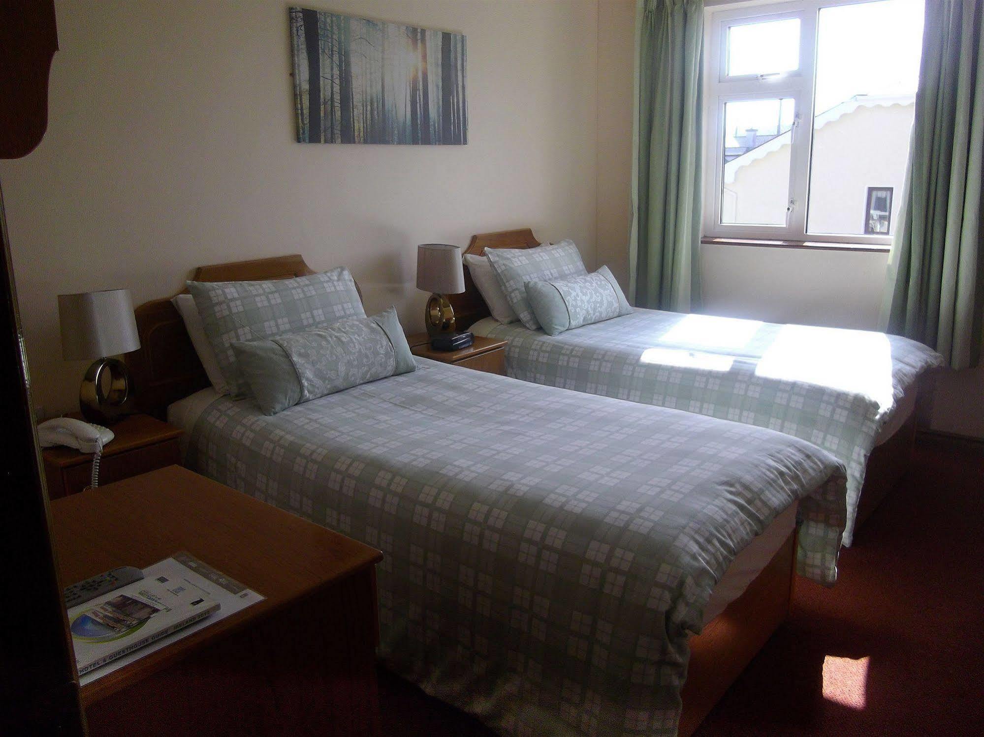 Quay West Ireland Bed & Breakfast 3*