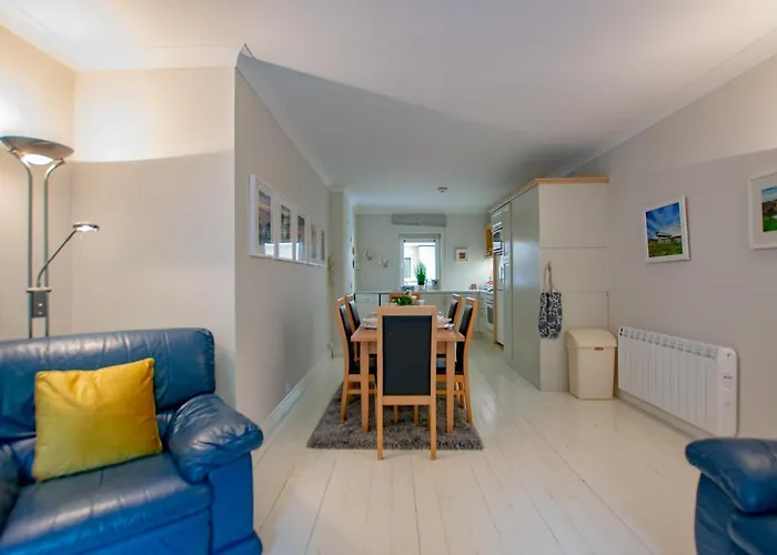 225 - The Carrowmore At The Harbour Mills By Shortstays!