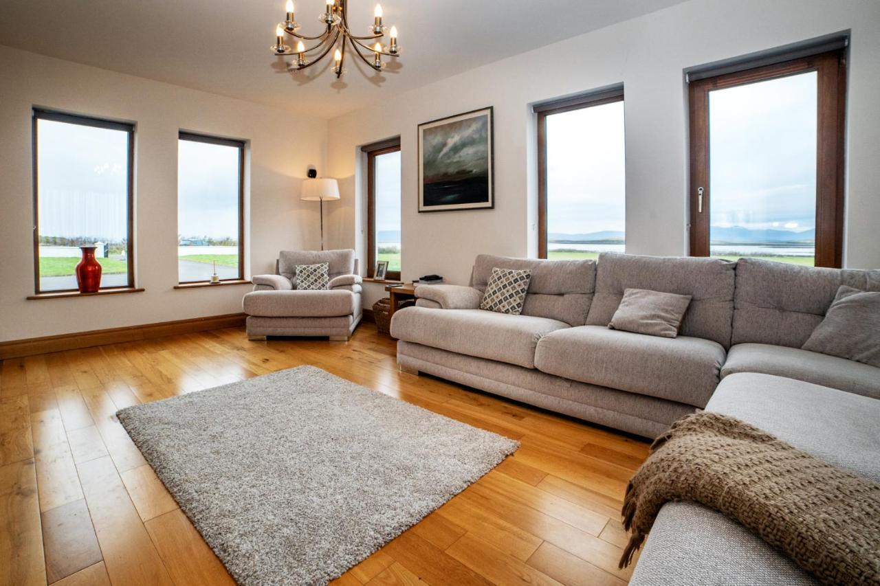 The Shore Holiday home Westport