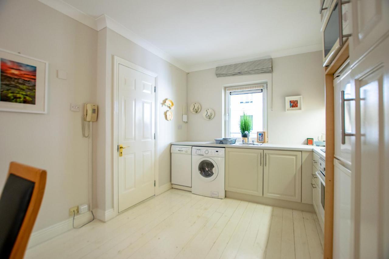 225 - The Carrowmore At The Harbour Mills By Shortstays! Apartment