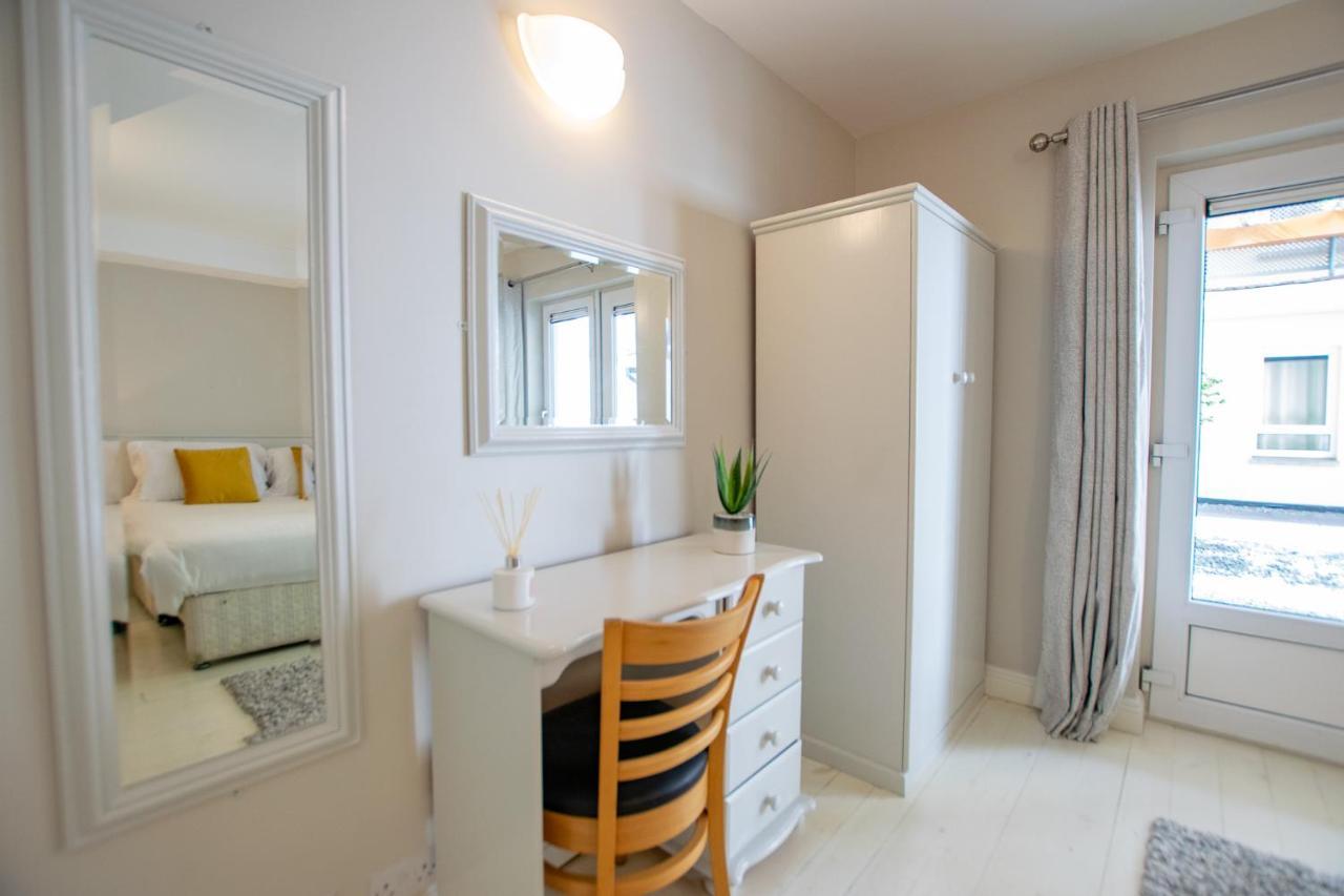 225 - The Carrowmore At The Harbour Mills By Shortstays!