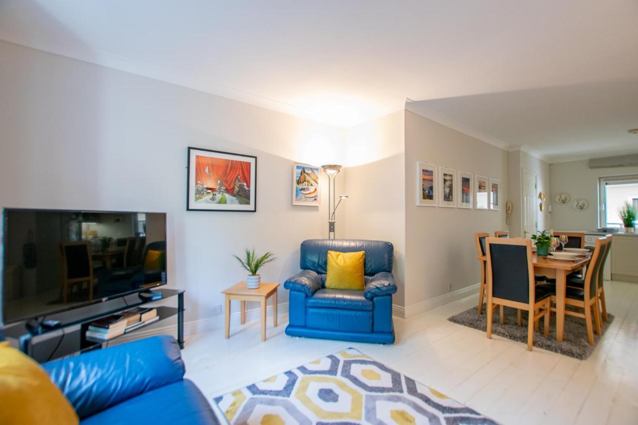 225 - The Carrowmore At The Harbour Mills By Shortstays! Apartment