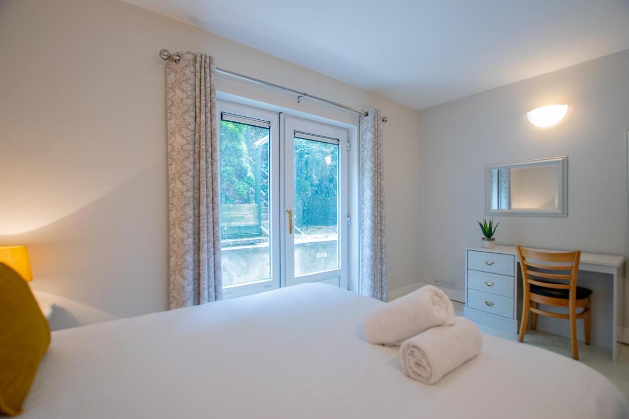 225 - The Carrowmore At The Harbour Mills By Shortstays!