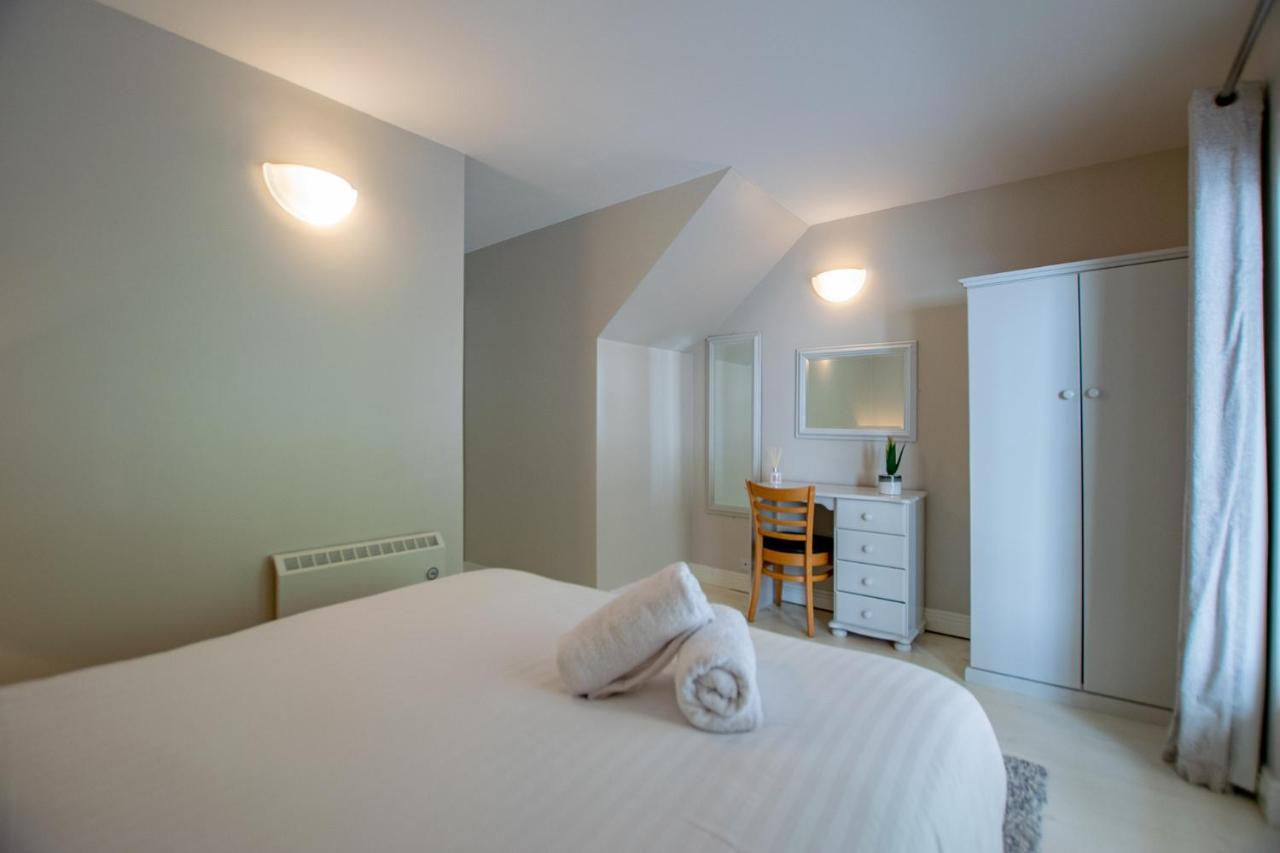 225 - The Carrowmore At The Harbour Mills By Shortstays! Apartment