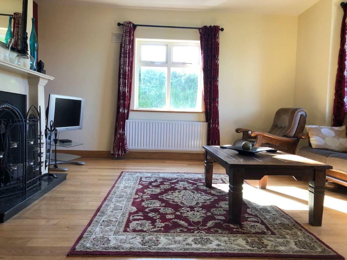 Modern Six Bedroom House Holiday home *